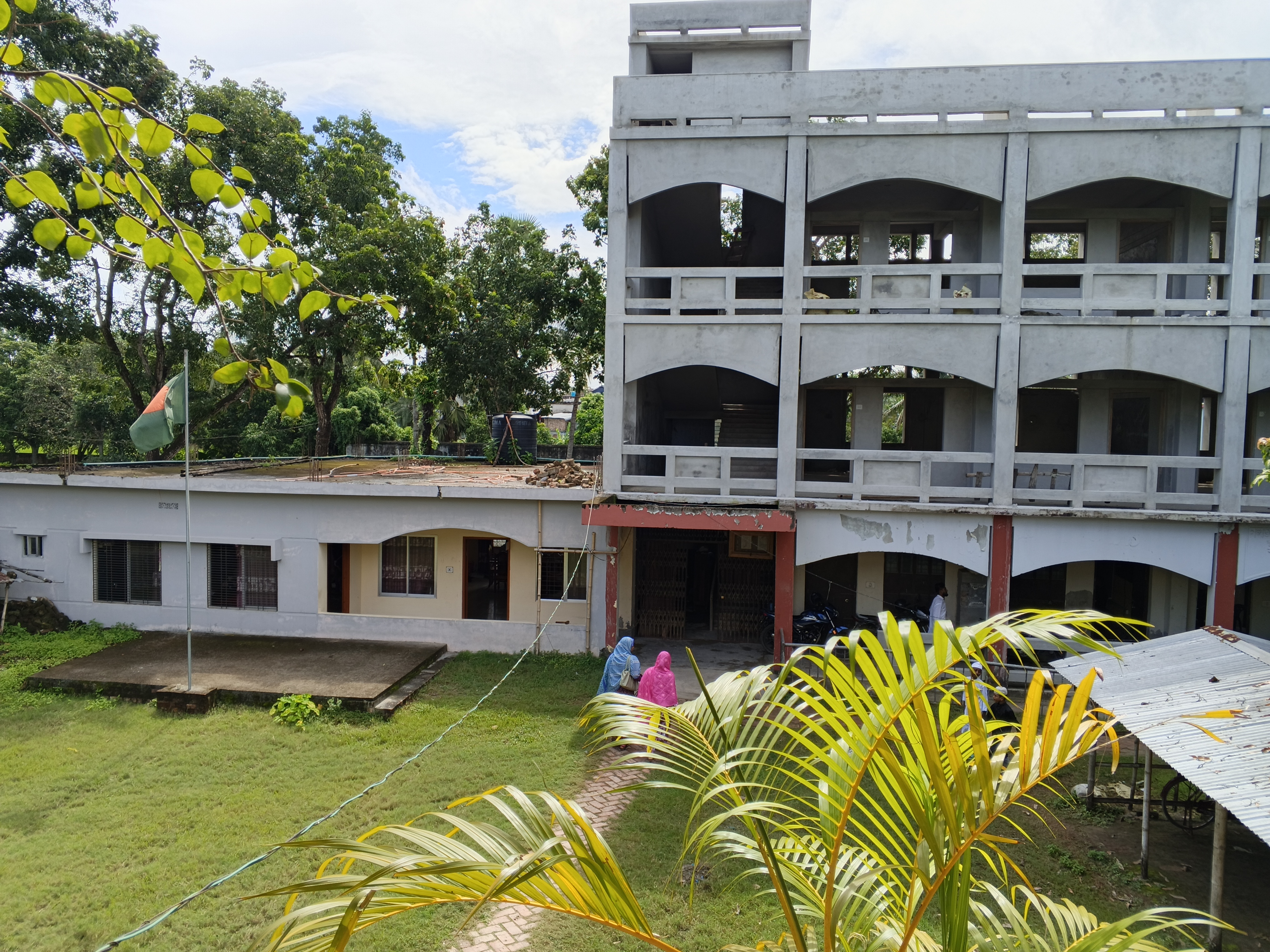 প্রতিষ্ঠানের ভবন